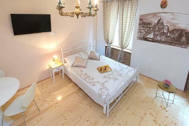 Sibenik Antique Studio Apartment - Old Town Exterior foto